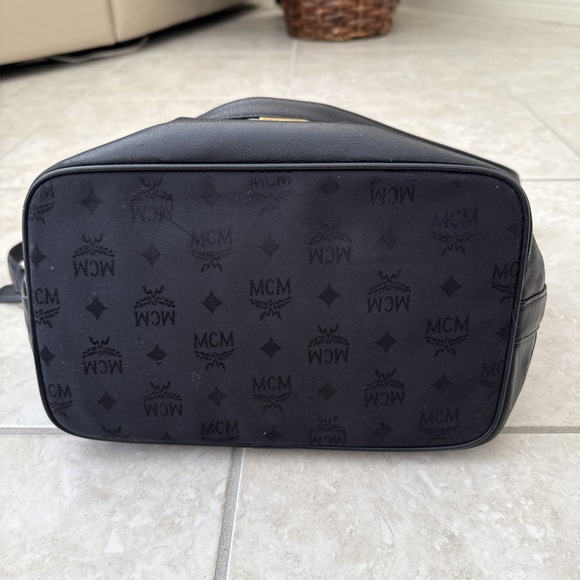 VTG MCM Black Jacquard‎ bucket bag Crossbody Purse Large Nylon & Leather Germany - Picture 6 of 16